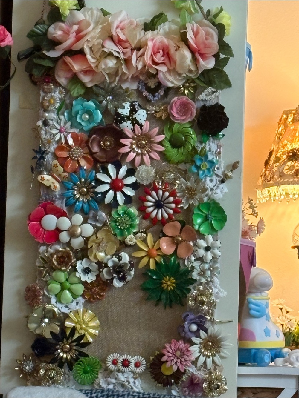Floral Display for vintage brooches custom this is an example only contact me! - Picture 3 of 3
